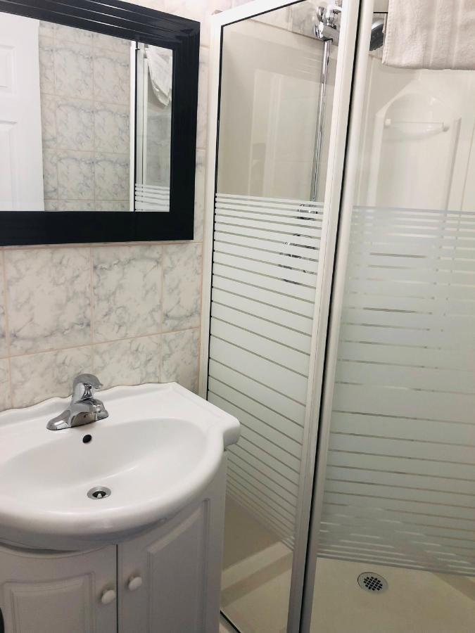 Perth Plaza Inn & Suites Екстер'єр фото